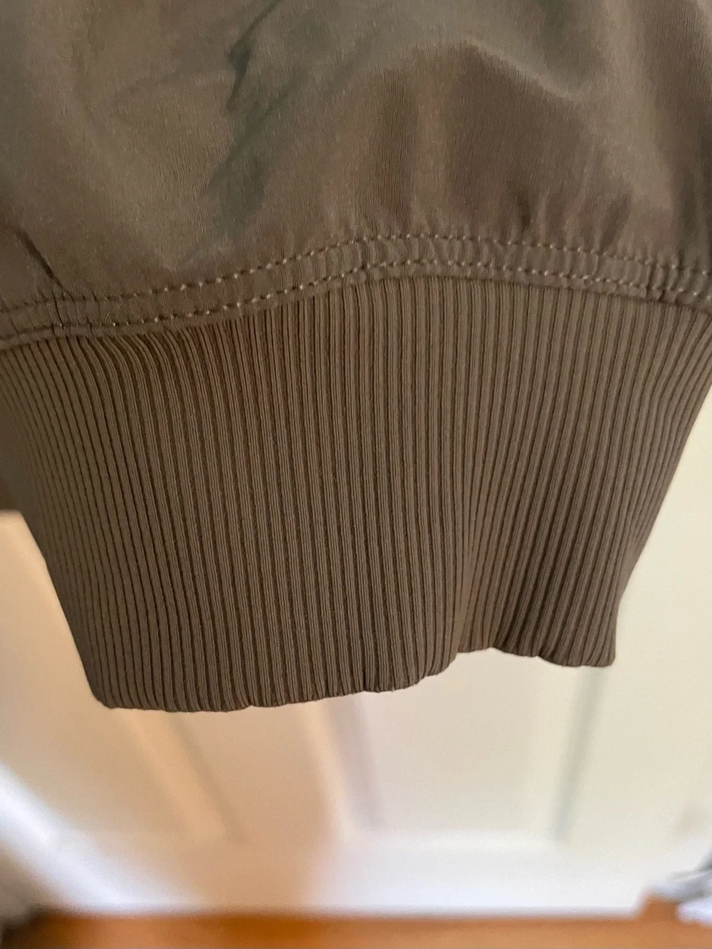 lululemon light olive green  pull-on active pants - Sz 6
